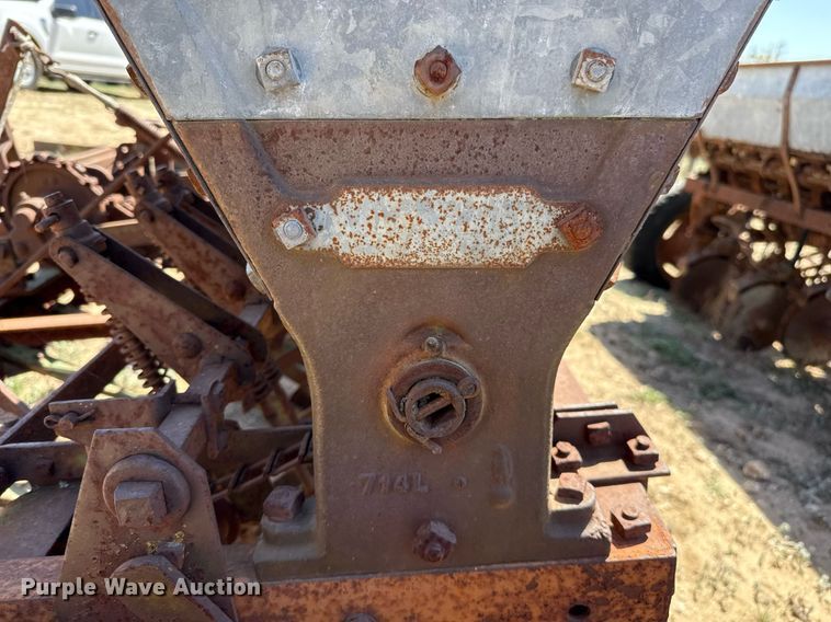 image for item EJ3522 (3) grain drills