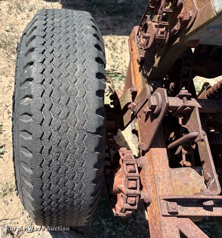 image for item EJ3522 (3) grain drills