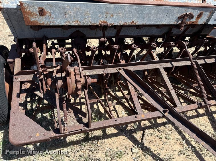 image for item EJ3522 (3) grain drills