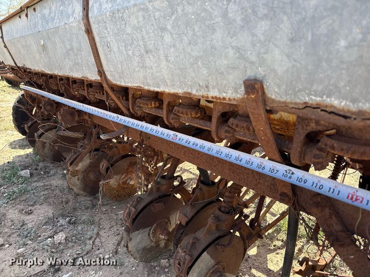 image for item EJ3522 (3) grain drills