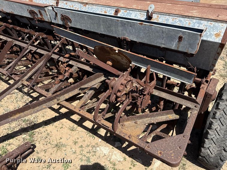 image for item EJ3522 (3) grain drills