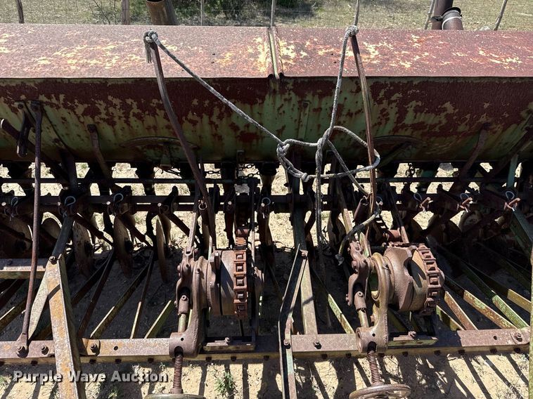 image for item EJ3522 (3) grain drills