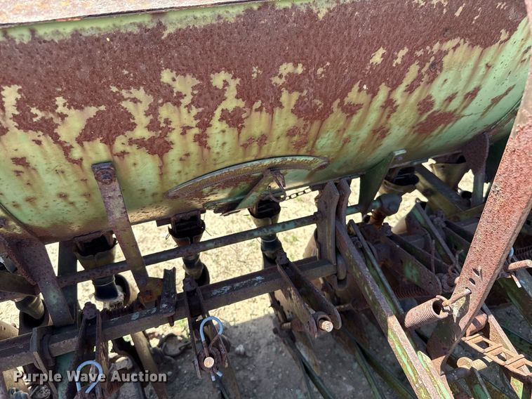 image for item EJ3522 (3) grain drills