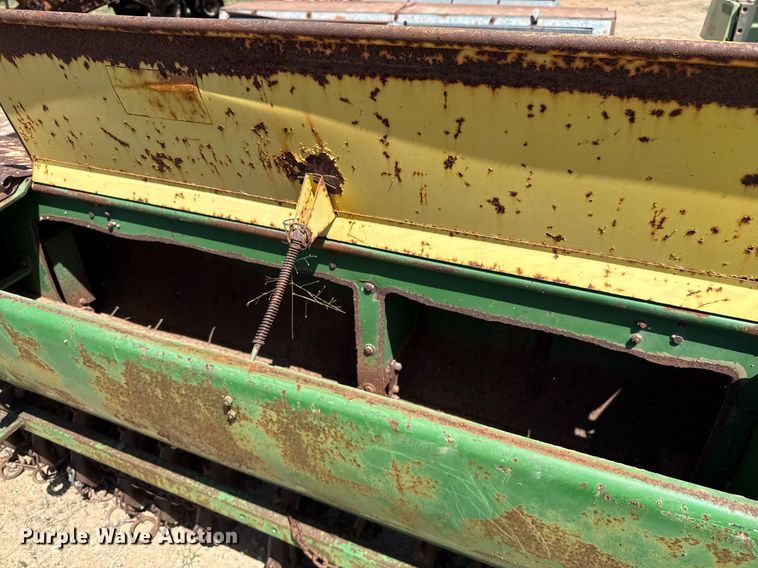 image for item EJ3522 (3) grain drills