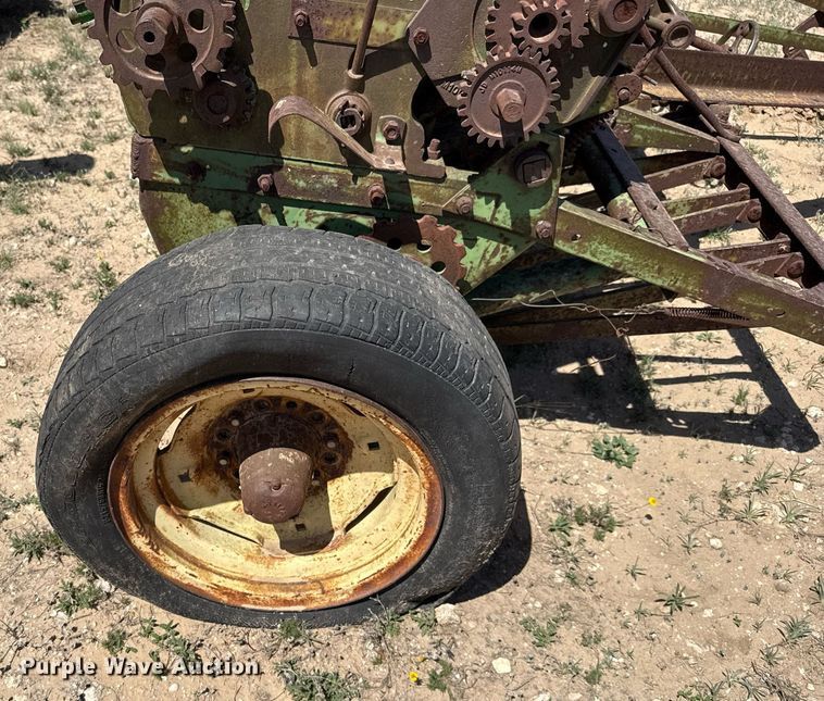 image for item EJ3522 (3) grain drills