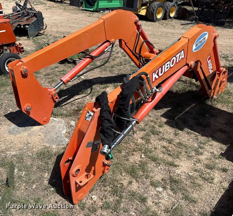 image for item EJ3523 Kubota LA1854S loader