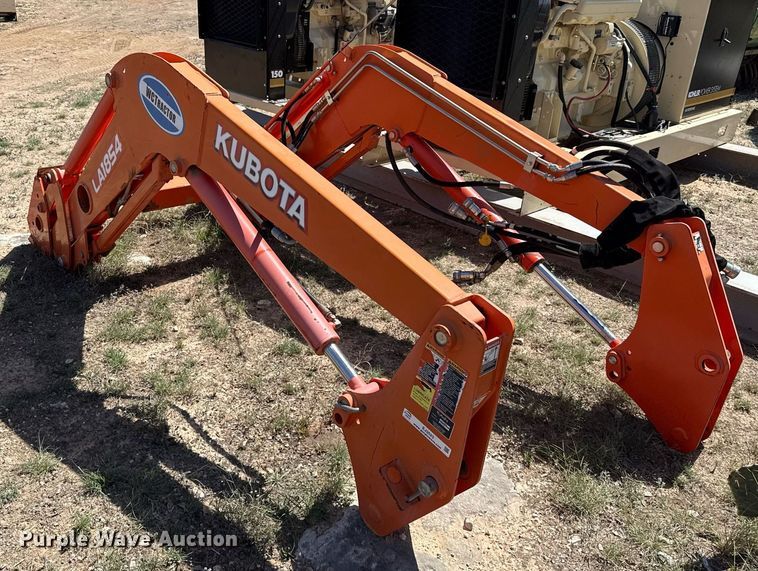 image for item EJ3523 Kubota LA1854S loader
