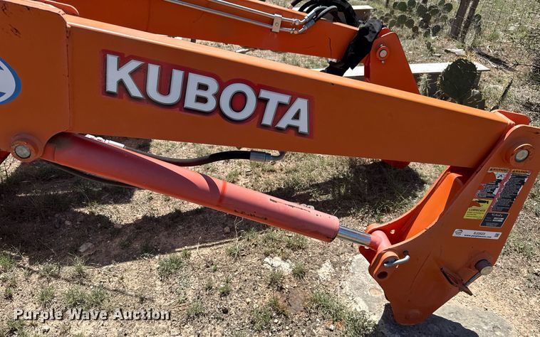 image for item EJ3523 Kubota LA1854S loader