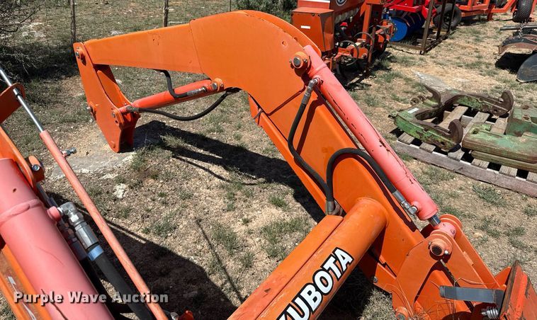image for item EJ3523 Kubota LA1854S loader