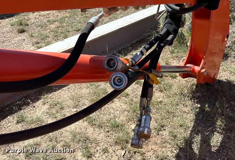 image for item EJ3523 Kubota LA1854S loader