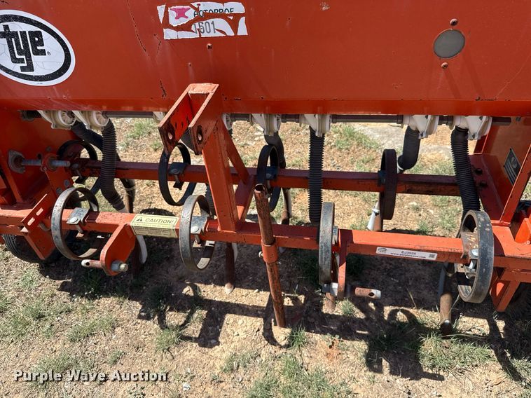 image for item EJ3525 Tye 104-332 grain drill