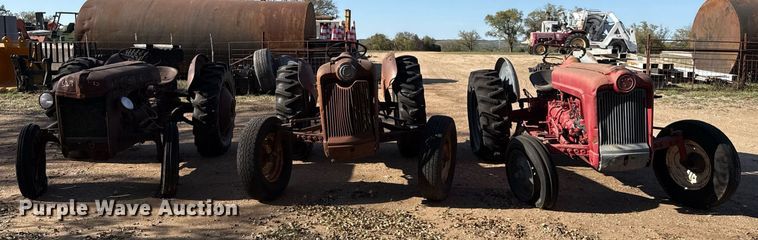 image for item EJ3531 (3) tractors