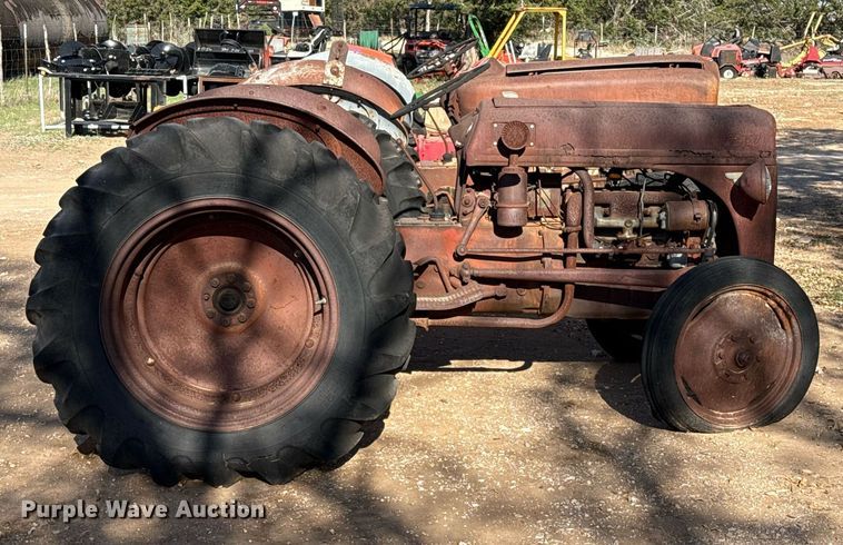 image for item EJ3531 (3) tractors