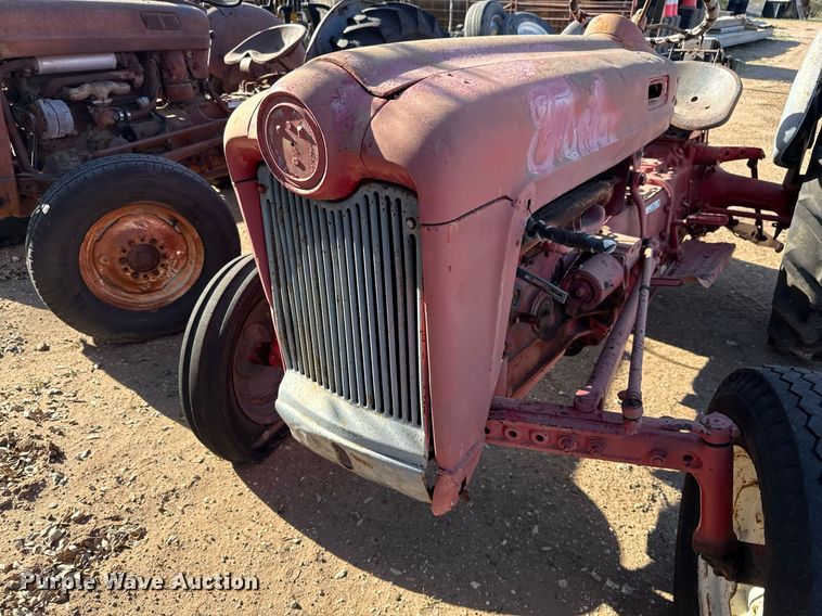 image for item EJ3531 (3) tractors