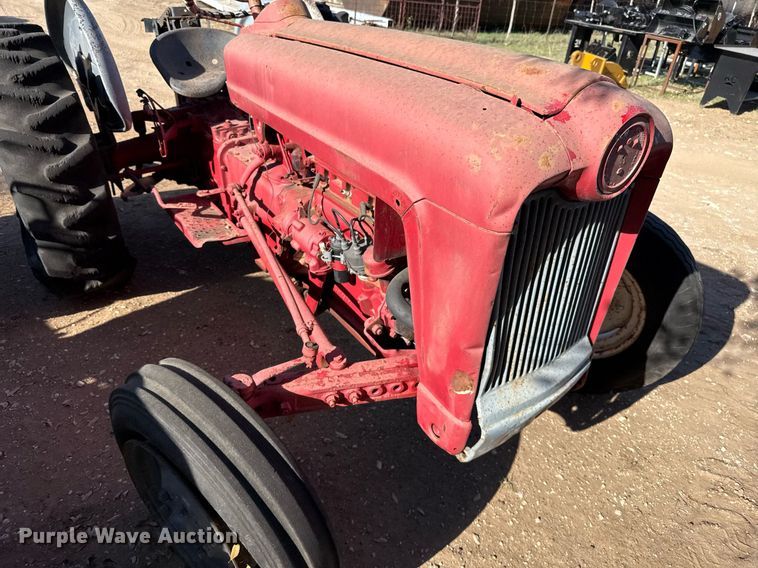 image for item EJ3531 (3) tractors