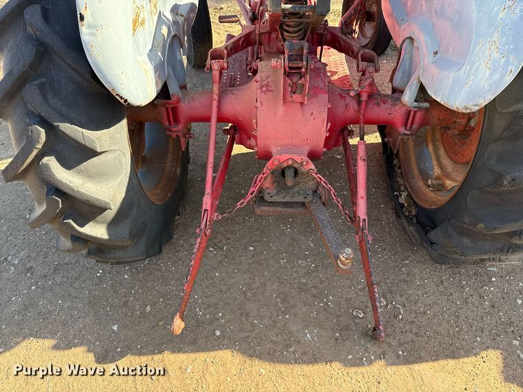 image for item EJ3531 (3) tractors