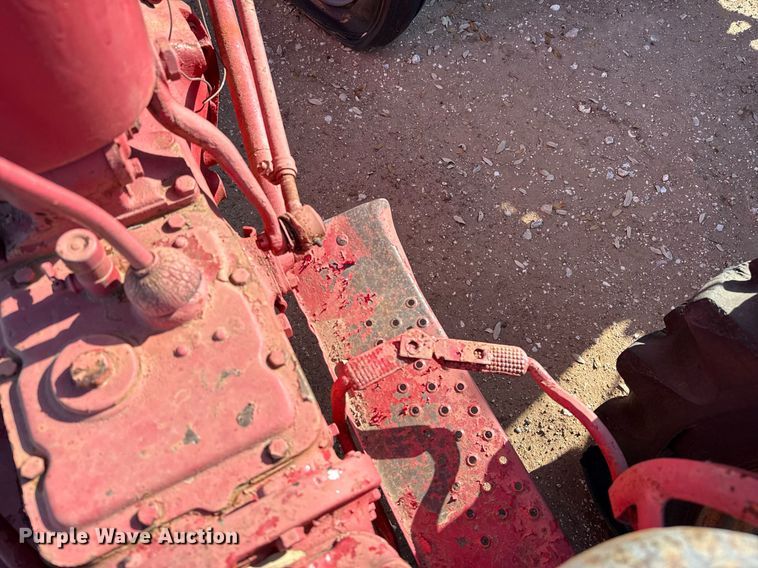 image for item EJ3531 (3) tractors