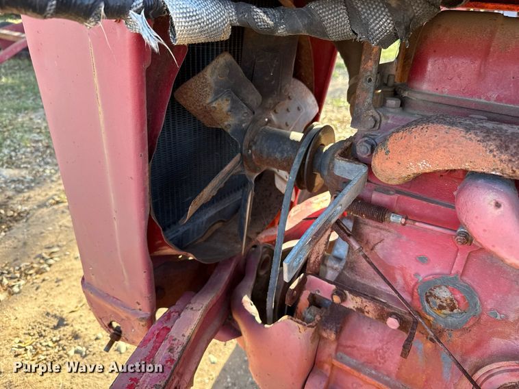 image for item EJ3531 (3) tractors