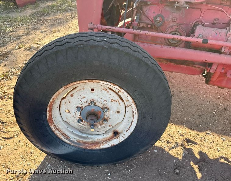 image for item EJ3531 (3) tractors