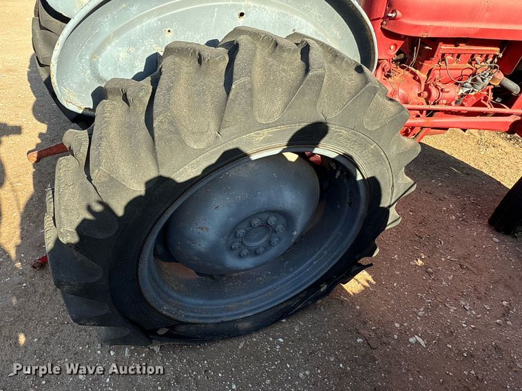 image for item EJ3531 (3) tractors