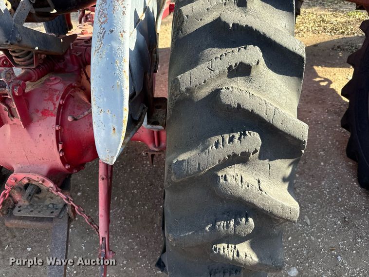 image for item EJ3531 (3) tractors