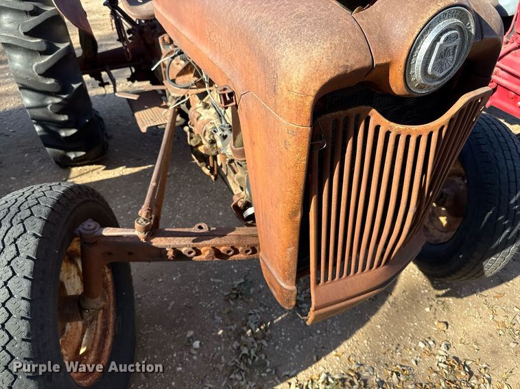 image for item EJ3531 (3) tractors