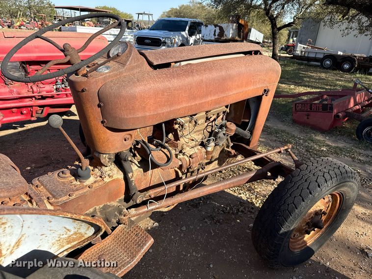 image for item EJ3531 (3) tractors