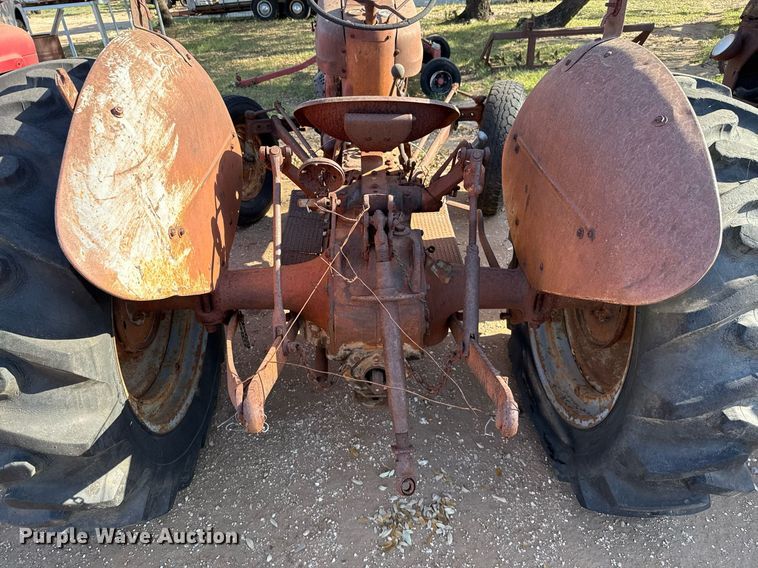 image for item EJ3531 (3) tractors