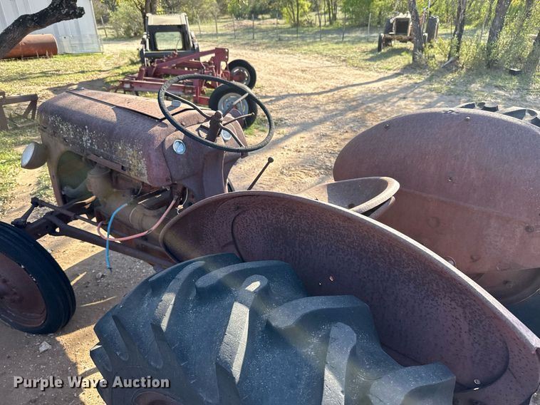 image for item EJ3531 (3) tractors