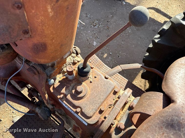 image for item EJ3531 (3) tractors