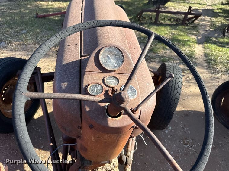 image for item EJ3531 (3) tractors