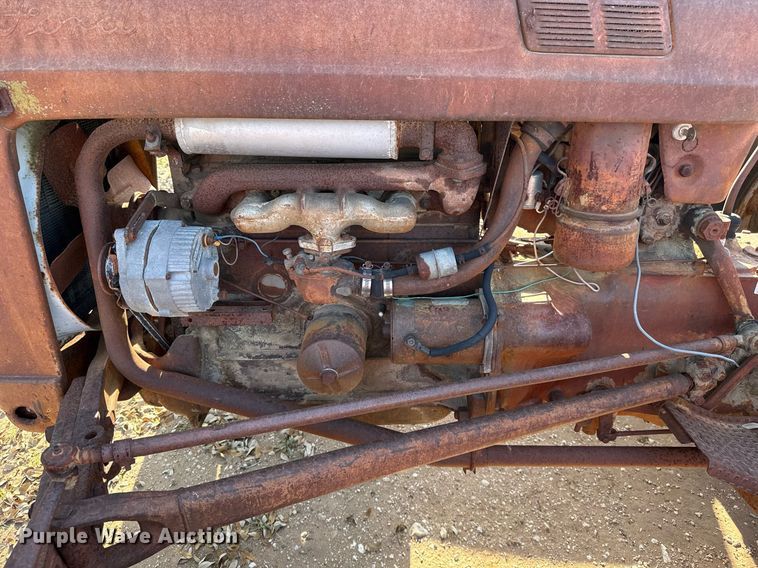 image for item EJ3531 (3) tractors