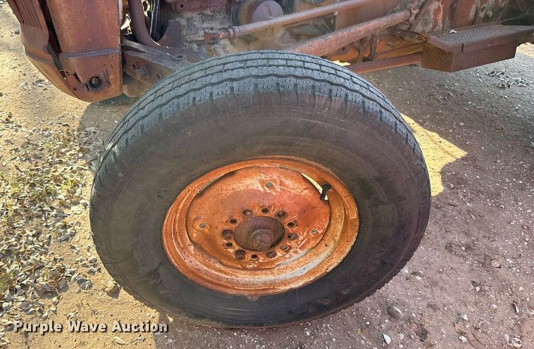 image for item EJ3531 (3) tractors