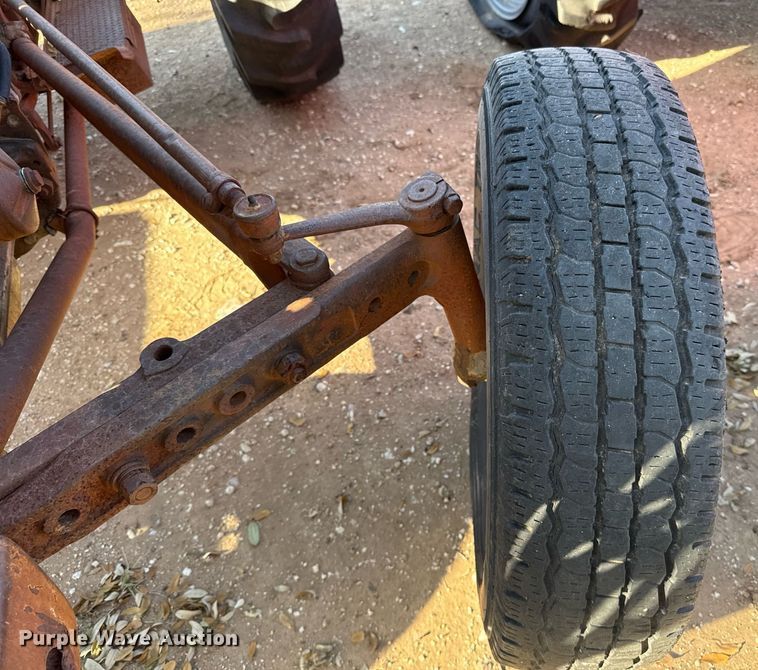 image for item EJ3531 (3) tractors