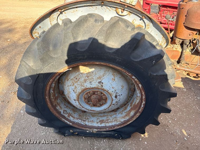 image for item EJ3531 (3) tractors