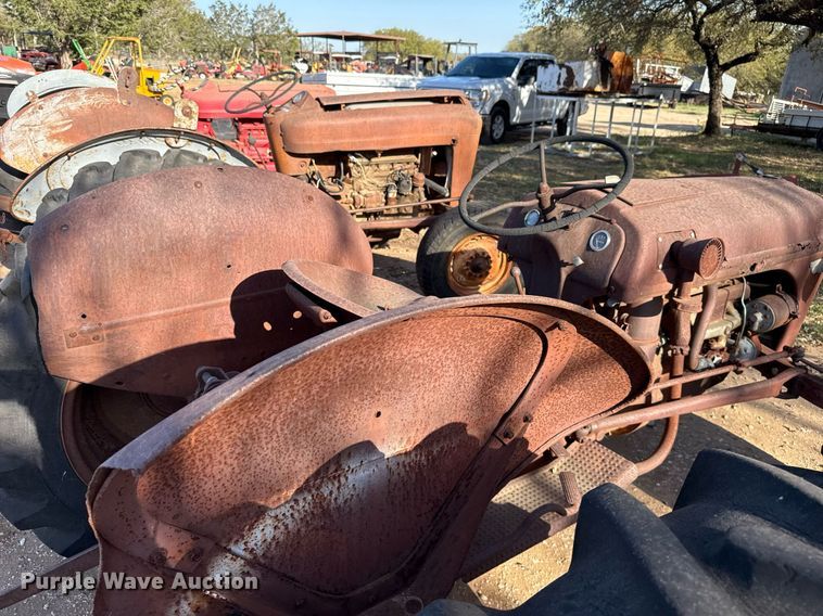 image for item EJ3531 (3) tractors