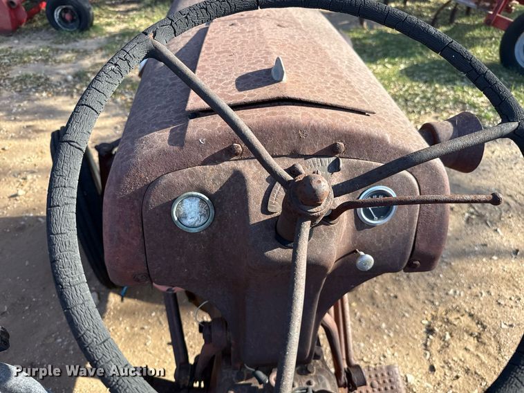 image for item EJ3531 (3) tractors