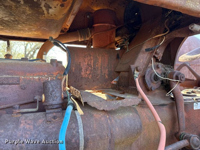 image for item EJ3531 (3) tractors