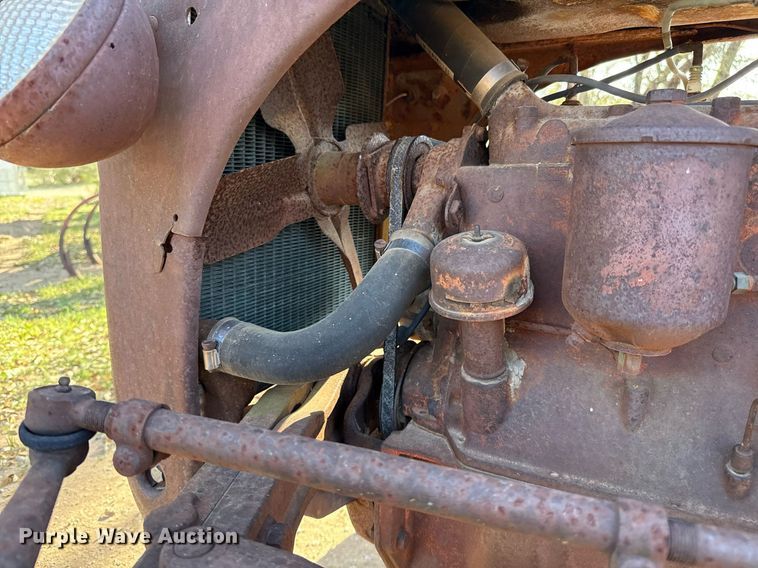 image for item EJ3531 (3) tractors