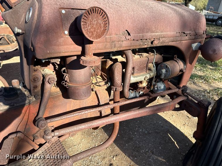 image for item EJ3531 (3) tractors