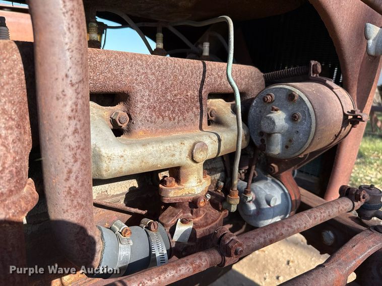 image for item EJ3531 (3) tractors