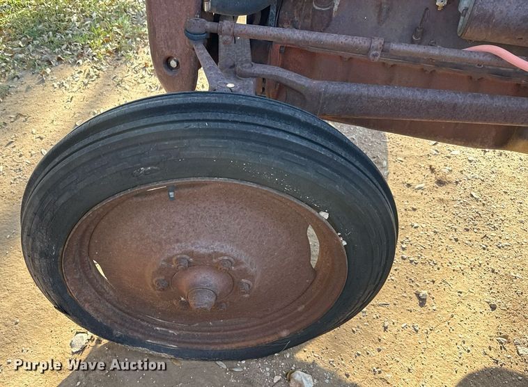 image for item EJ3531 (3) tractors