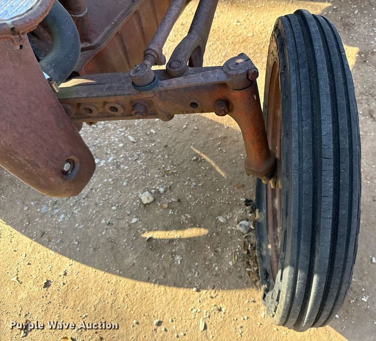 image for item EJ3531 (3) tractors