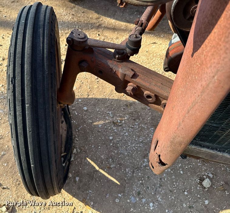 image for item EJ3531 (3) tractors