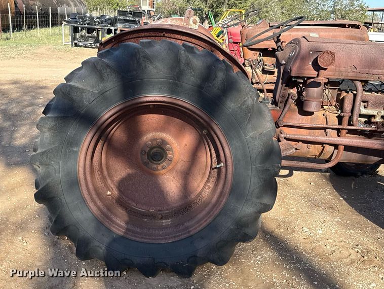 image for item EJ3531 (3) tractors