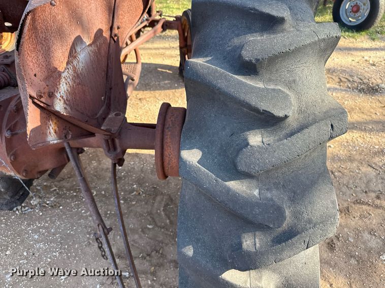 image for item EJ3531 (3) tractors