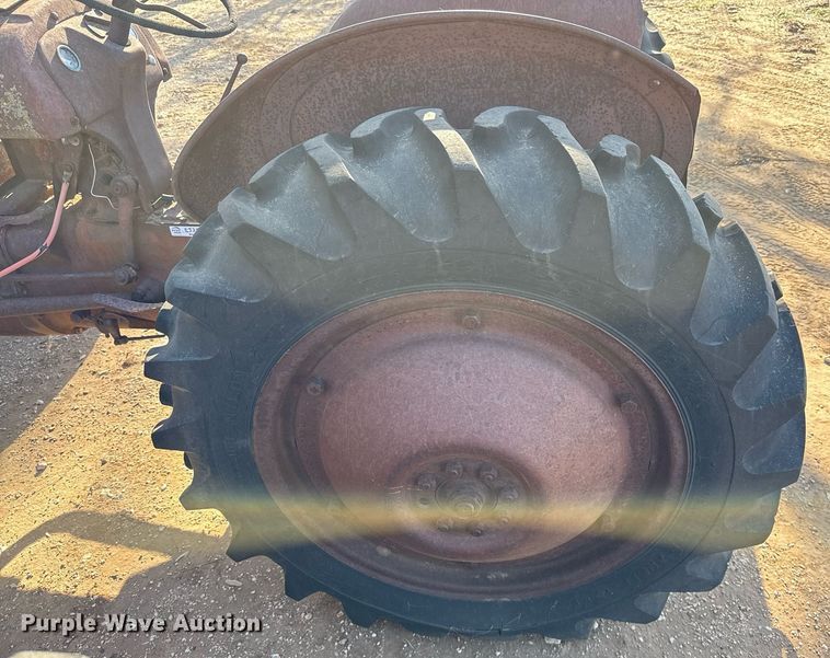 image for item EJ3531 (3) tractors