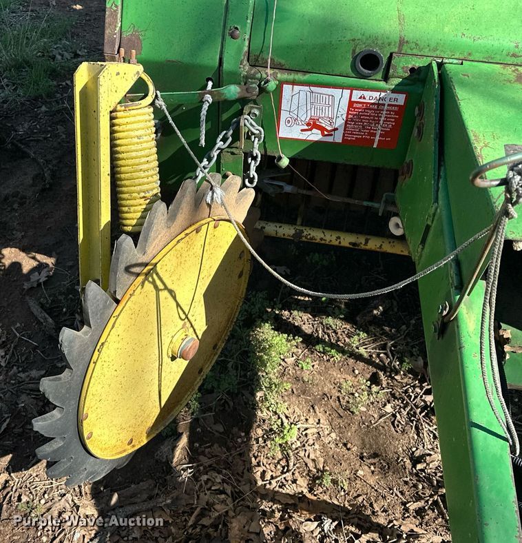 image for item EK0512 John Deere 435 round baler