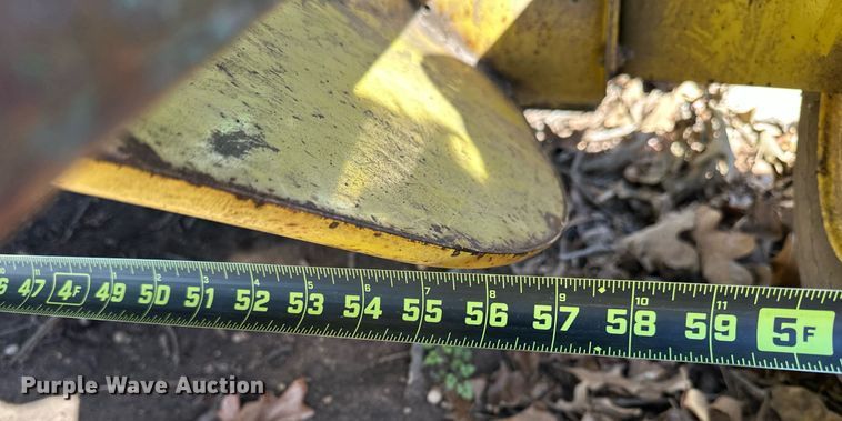 image for item EK0512 John Deere 435 round baler