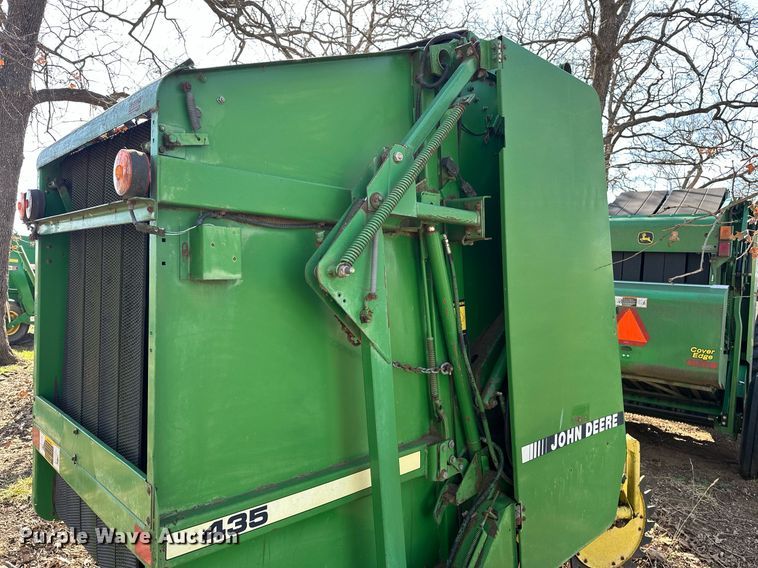 image for item EK0512 John Deere 435 round baler